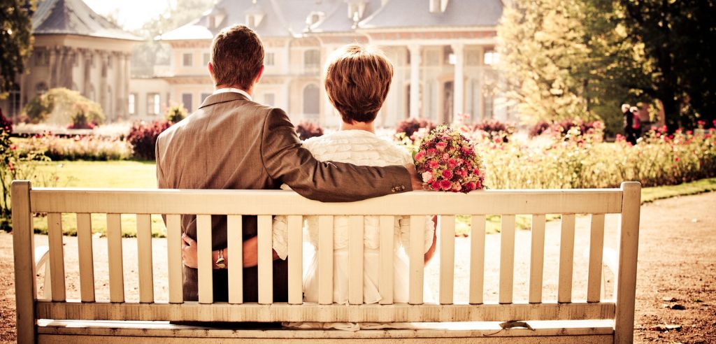 Wie wähle ich eine Gartenbank aus: Tipps für die richtige Entscheidung