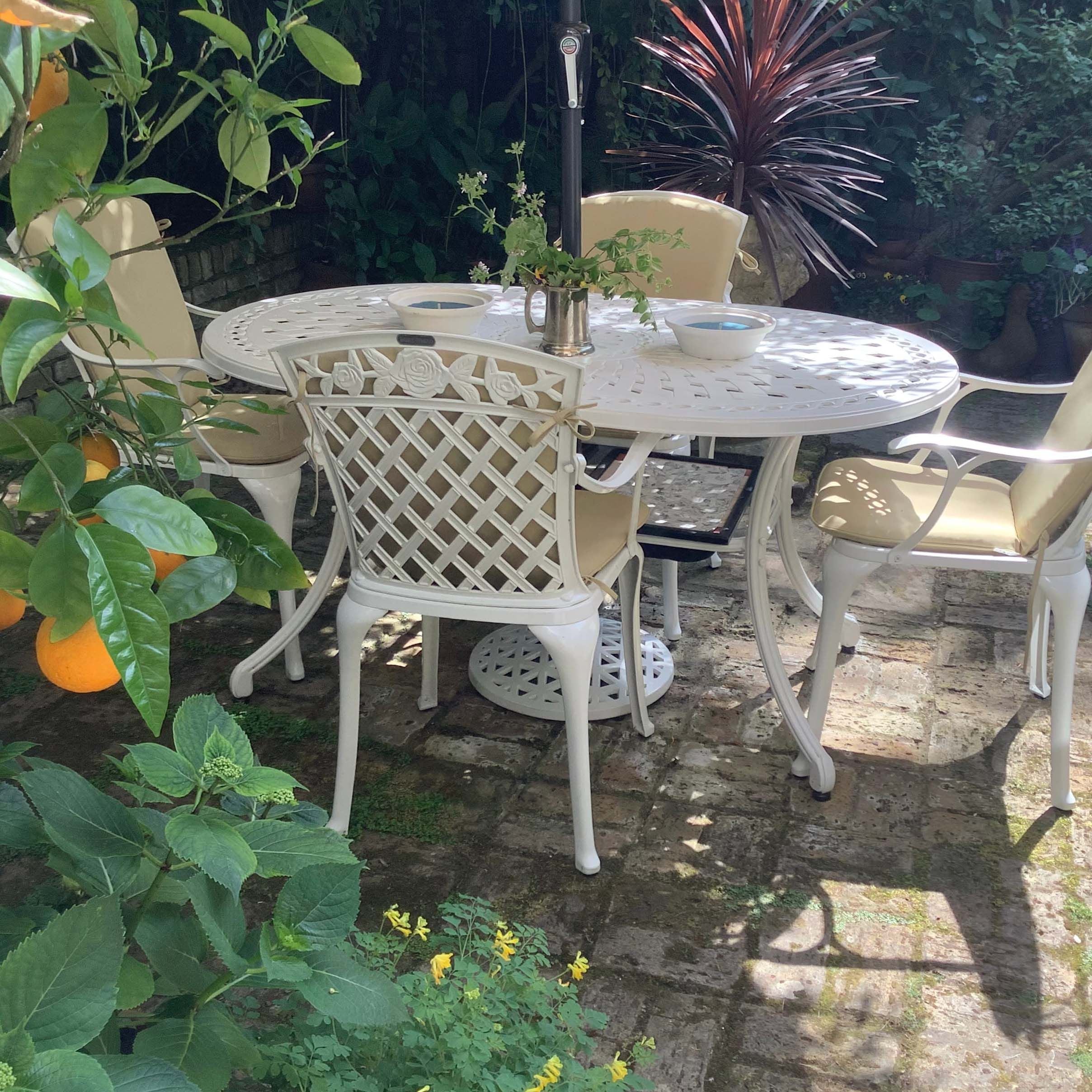 JUNE Tisch (4 Personen Set)