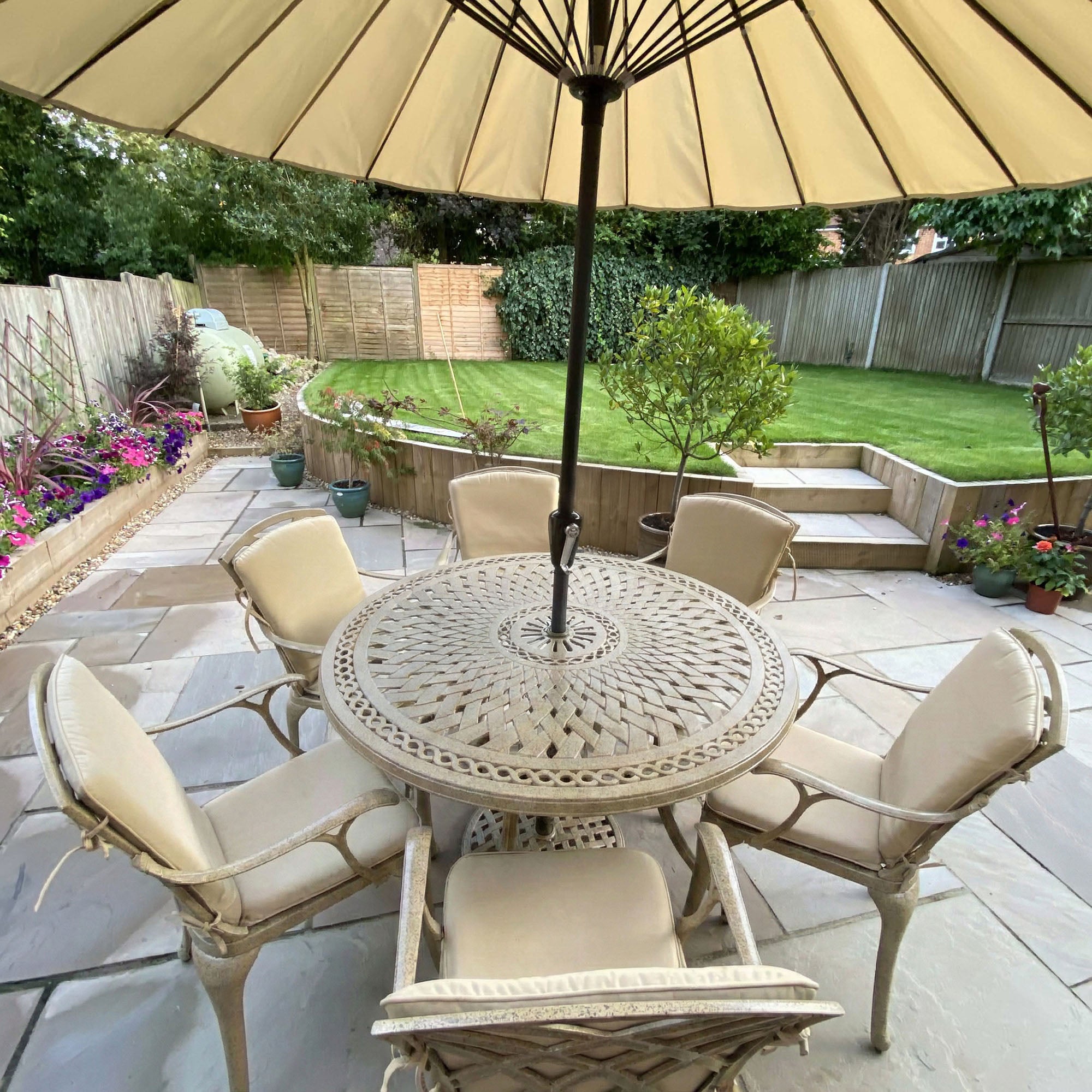 ALICE Tisch (4 Personen Set) Sandfarben