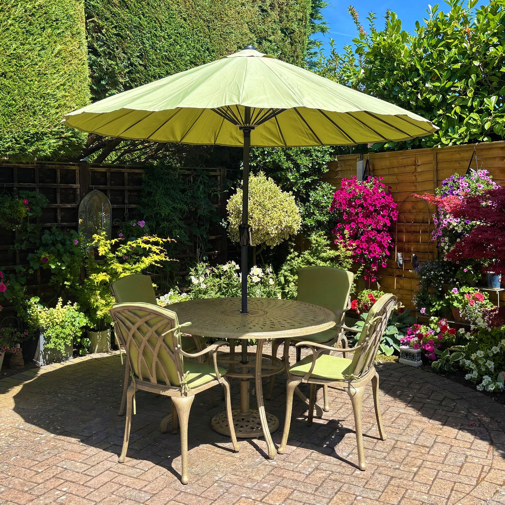 ALICE Tisch (4 Personen Set) Sandfarben