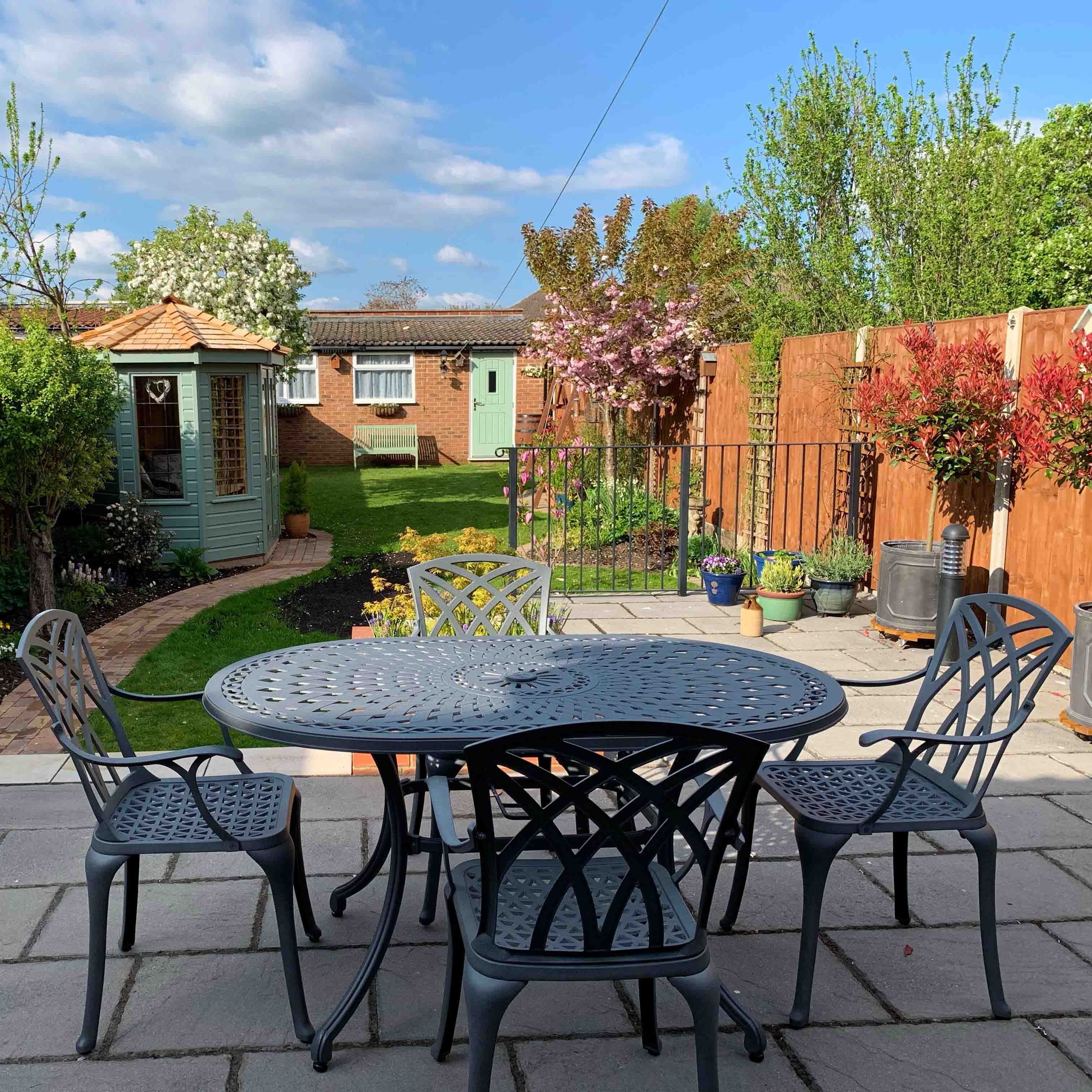 JUNE Tisch (4 Personen Set)