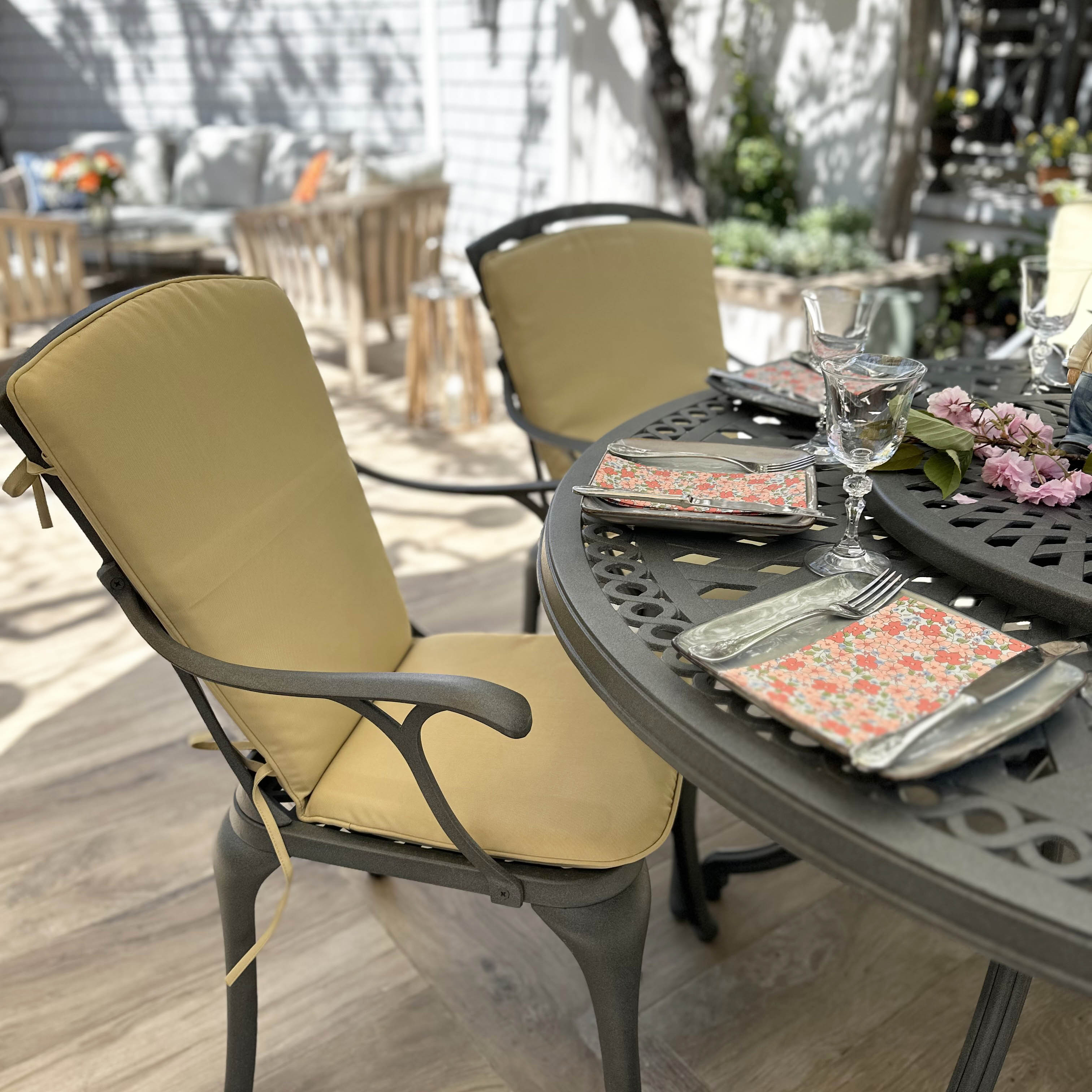 FRANCES Tisch (6 Personen Set)
