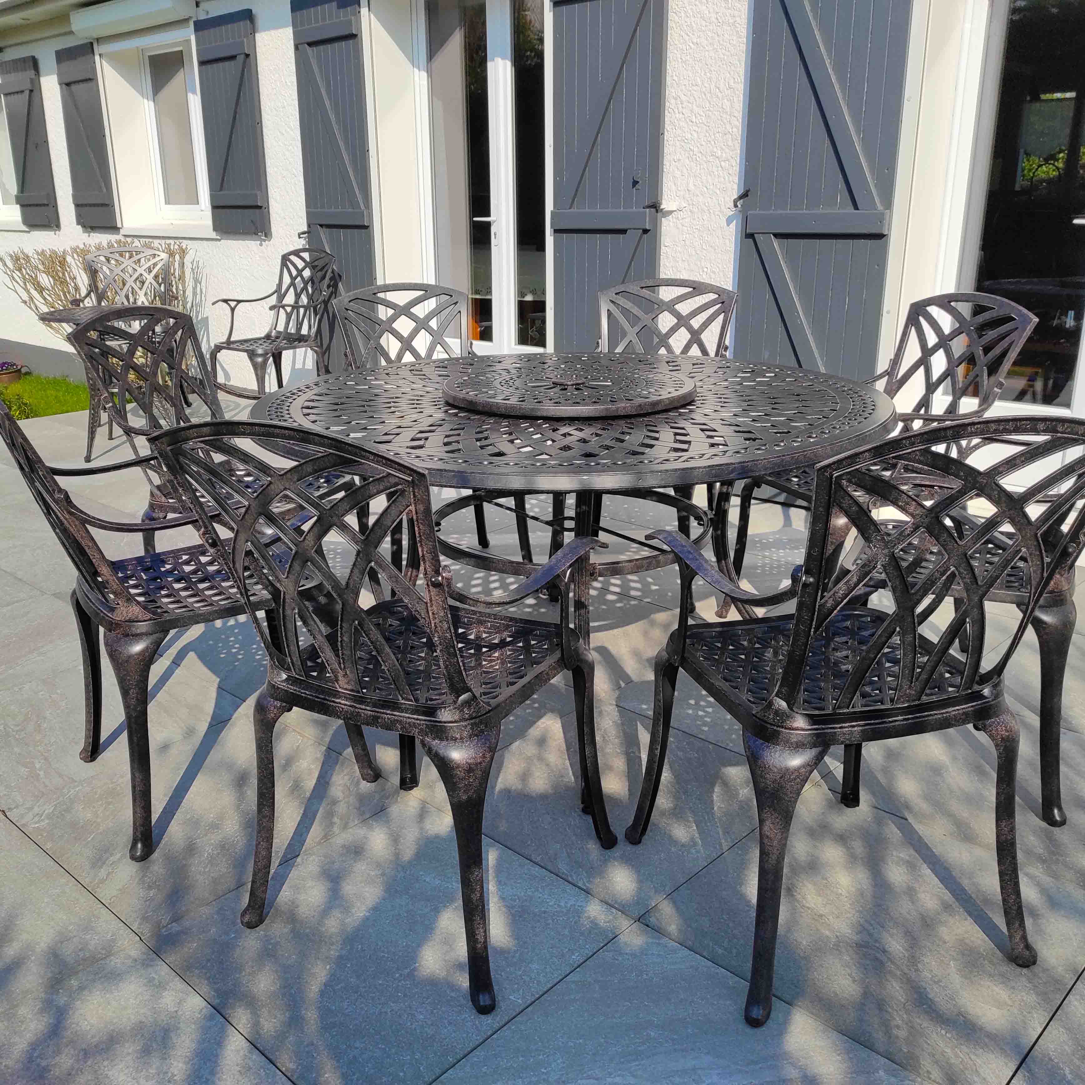 FRANCES Tisch (8 Personen Set) - Antik Bronze