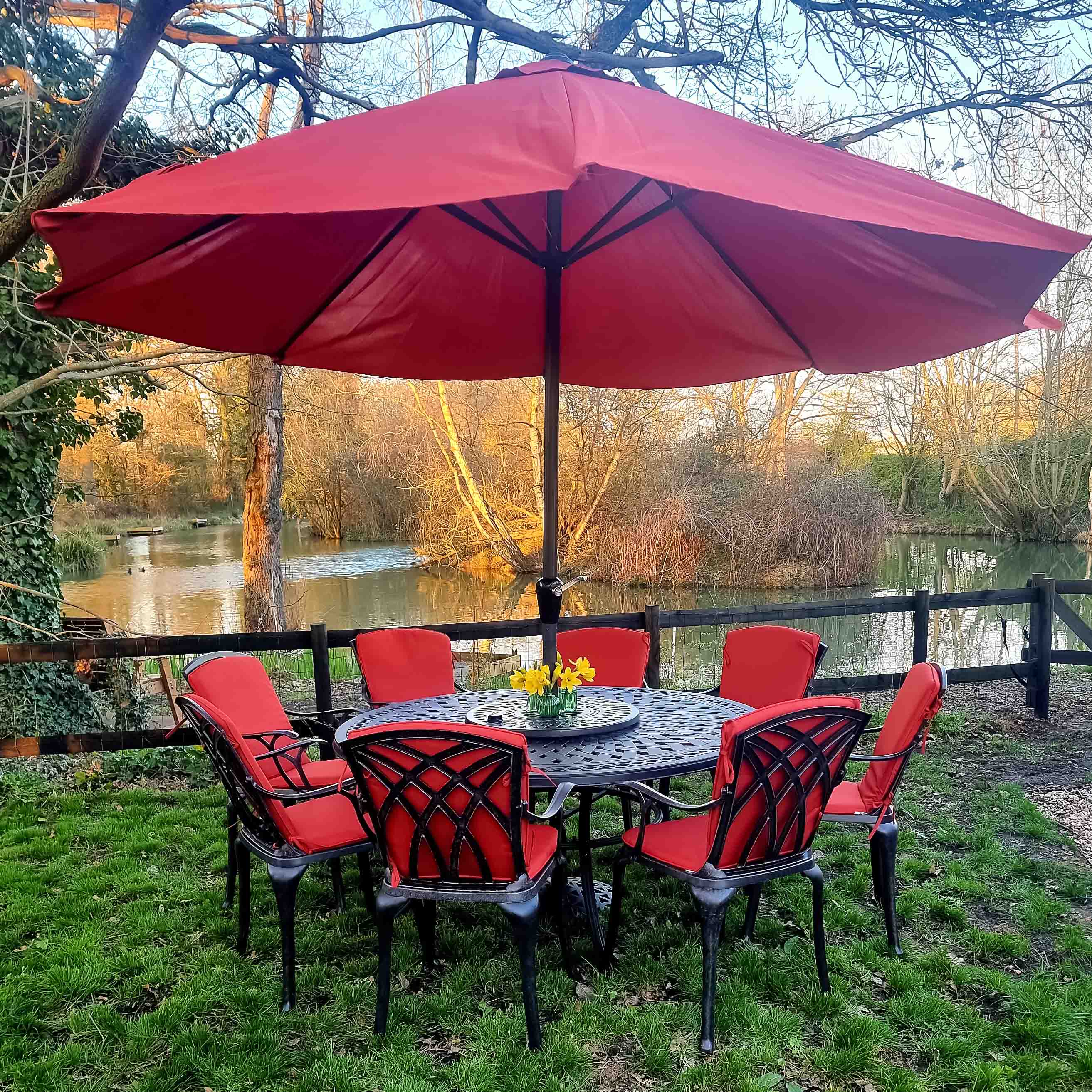 FRANCES Tisch (8 Personen Set) - Antik Bronze