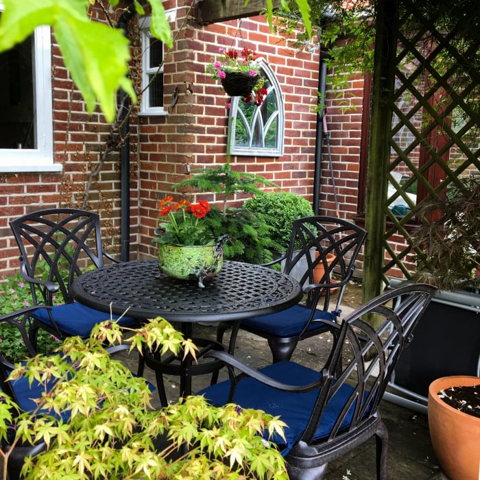 HANNAH Tisch (4 Personen Set)