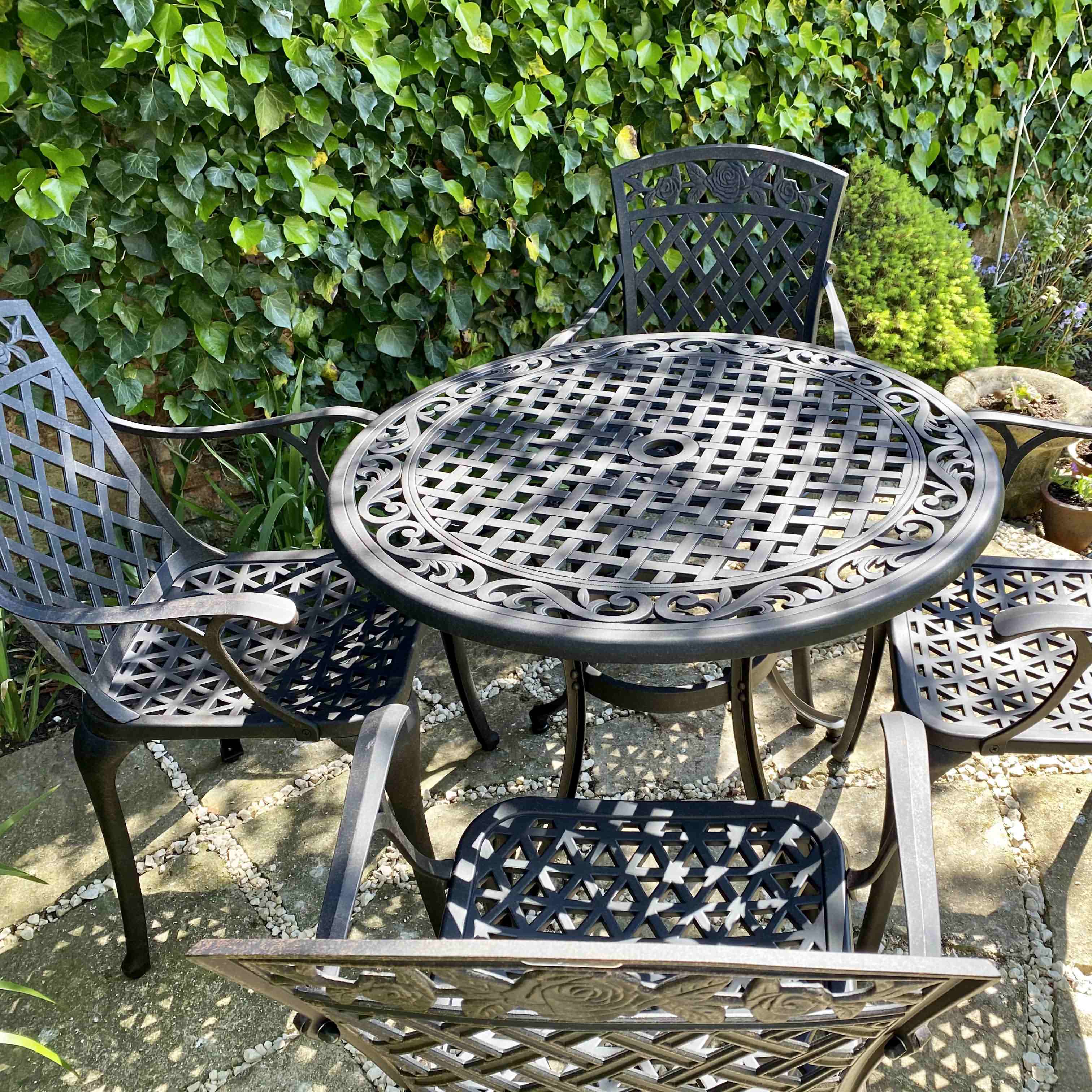 HANNAH Tisch (4 Personen Set)