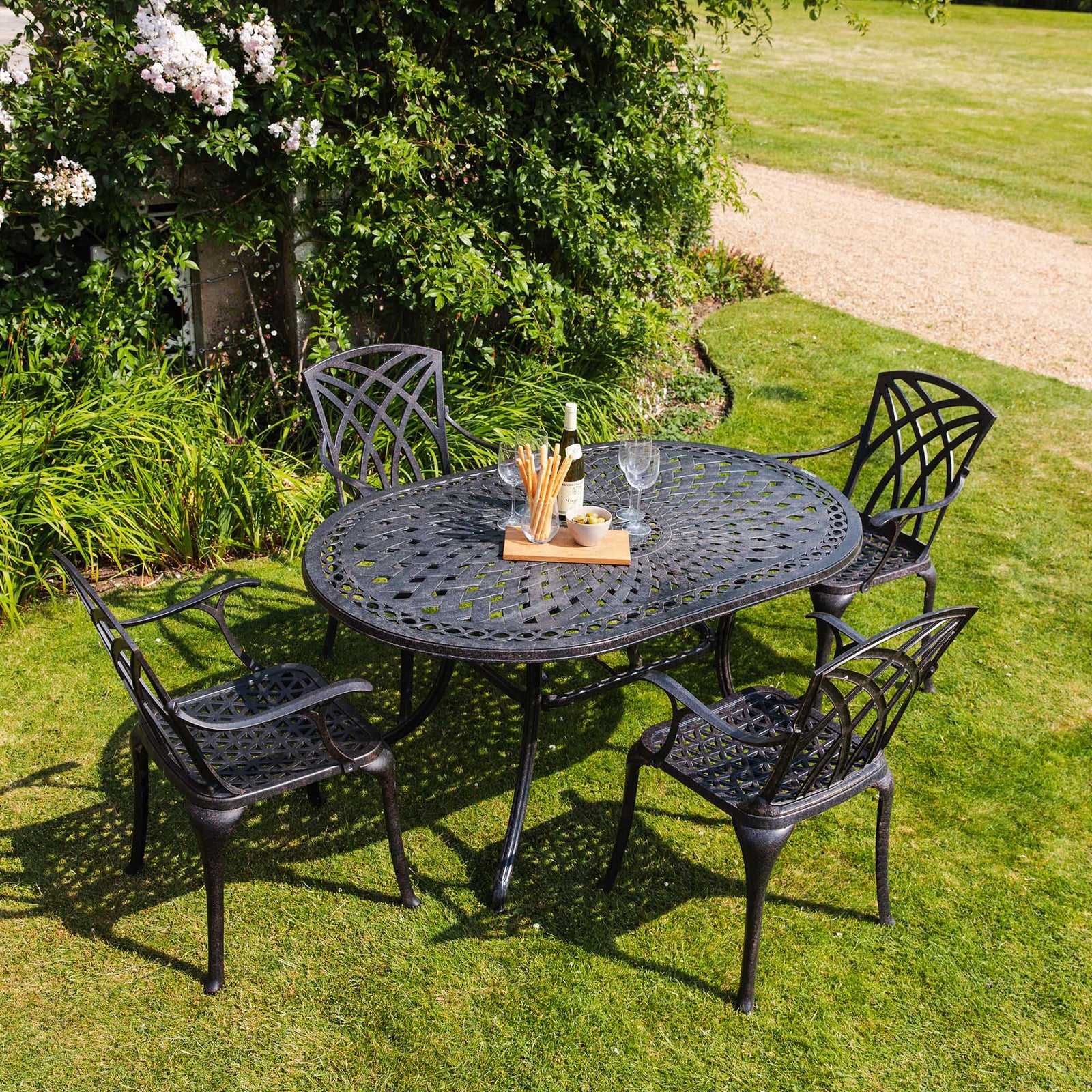 JUNE Tisch (4 Personen Set)