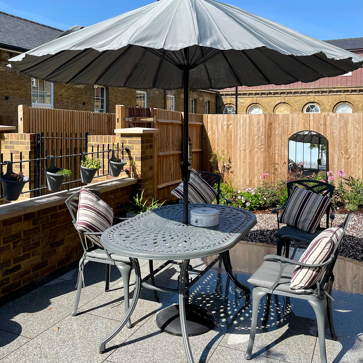 JUNE Tisch (4 Personen Set)