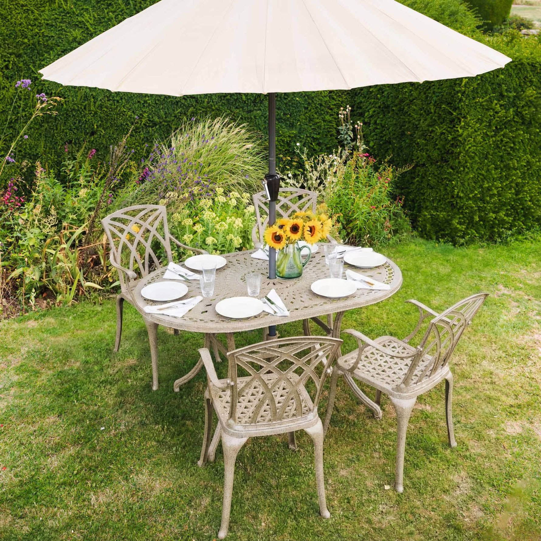 JUNE Tisch (4 Personen Set)