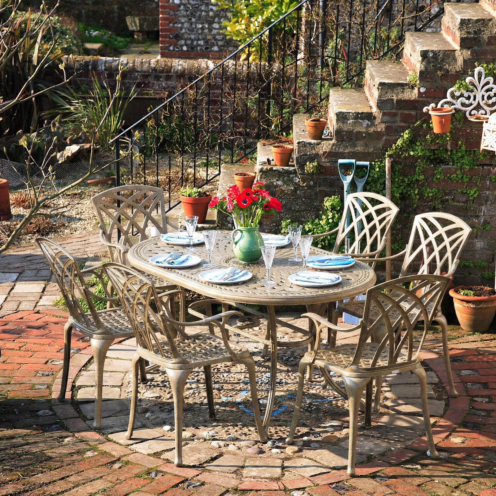JUNE Tisch (6 Personen Set)