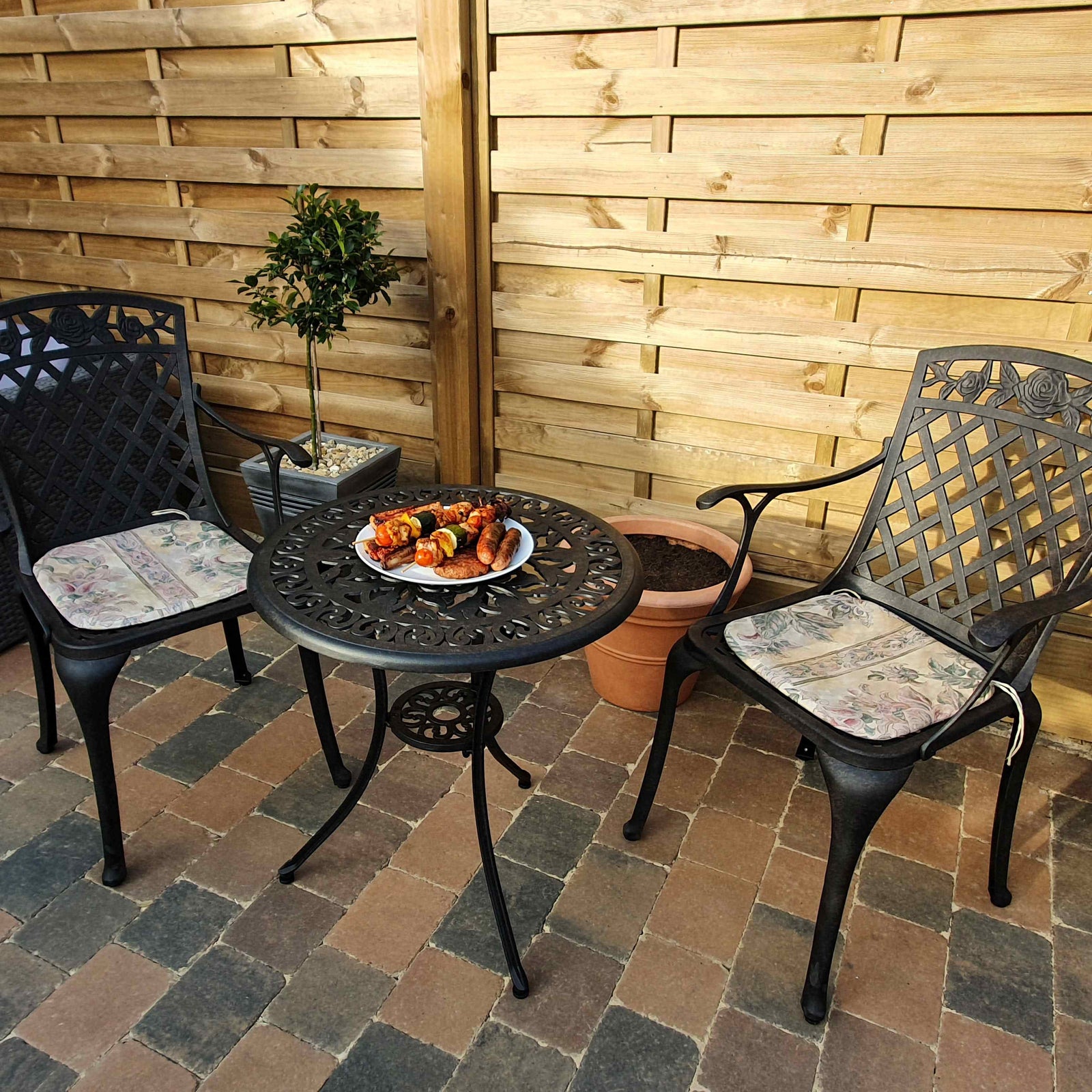 TULIP Bistro Tisch (2 Personen Set)