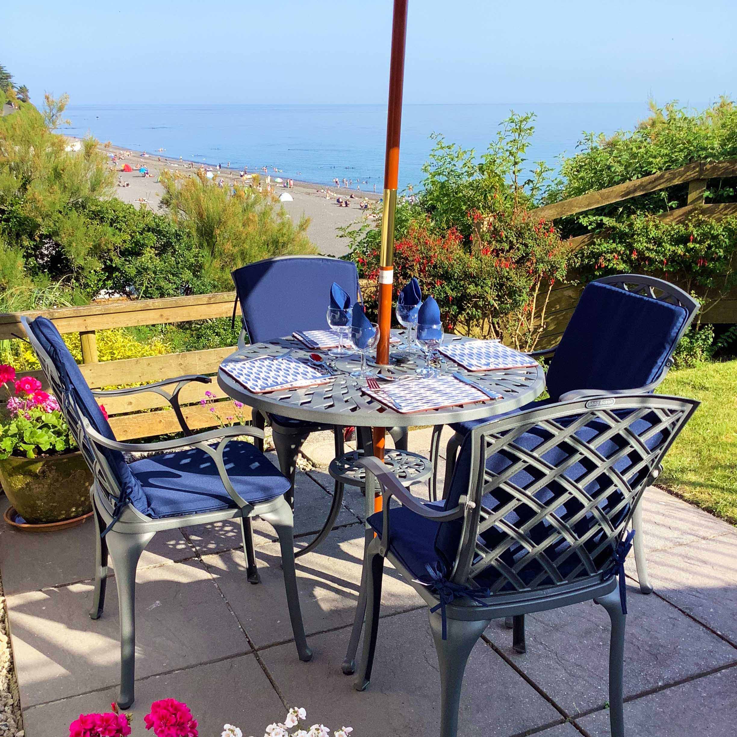 MIA Tisch (4 Personen Set)