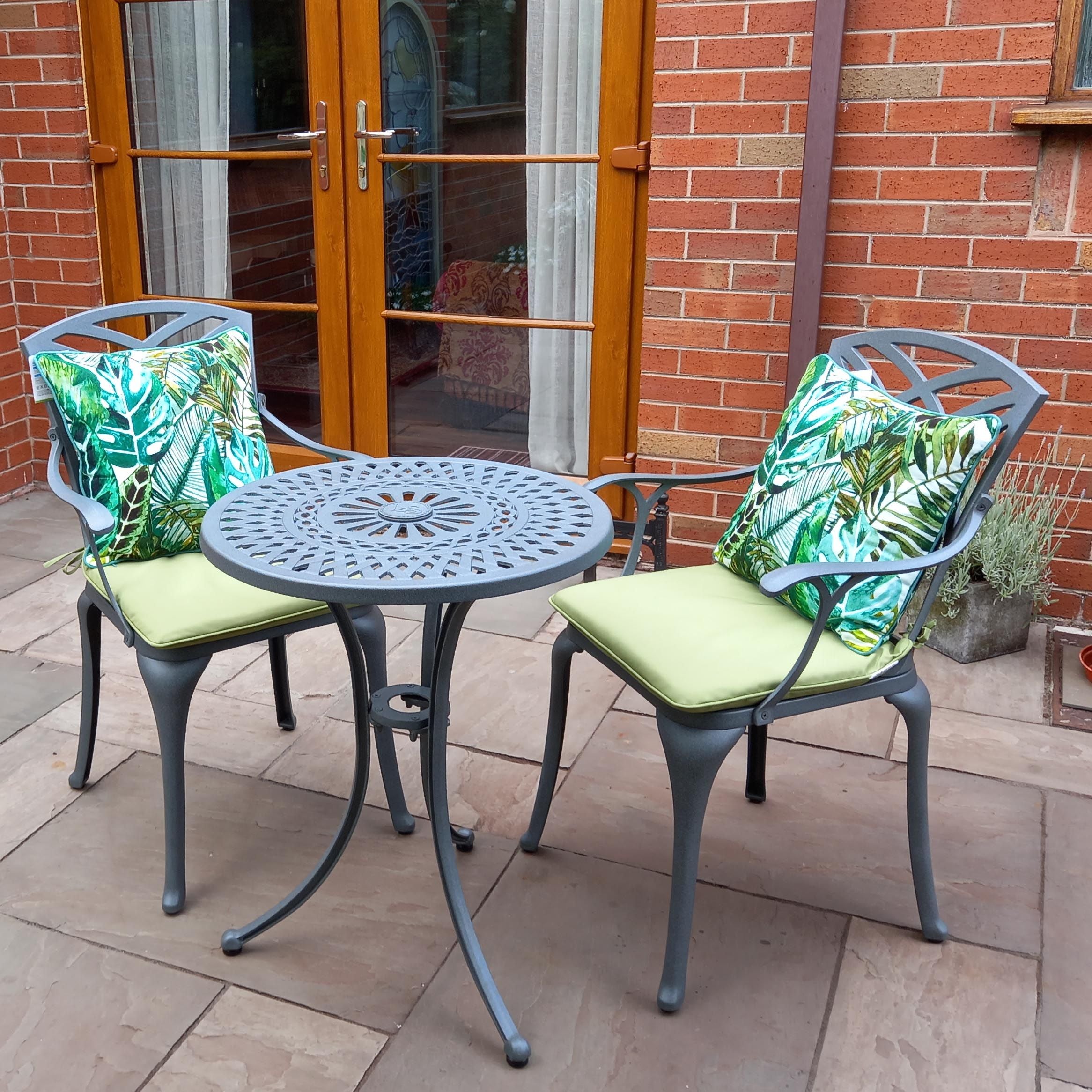 EVE Bistro Tisch (2 Personen Set)