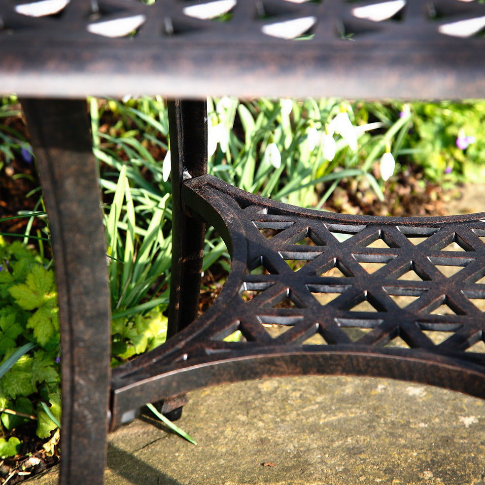 Sandra Tisch - Antik Bronze