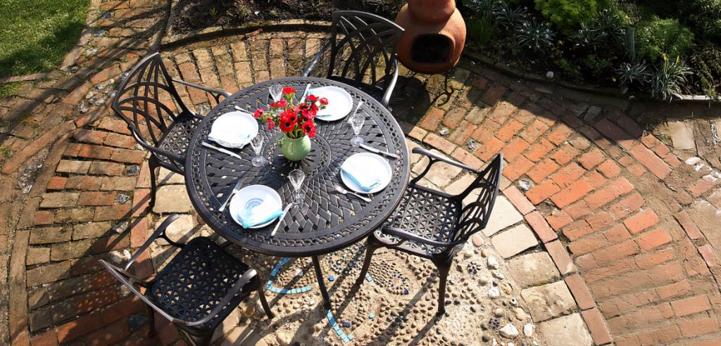 Le guide ultime de Lazy Susan pour l’entretien du mobilier de jardin