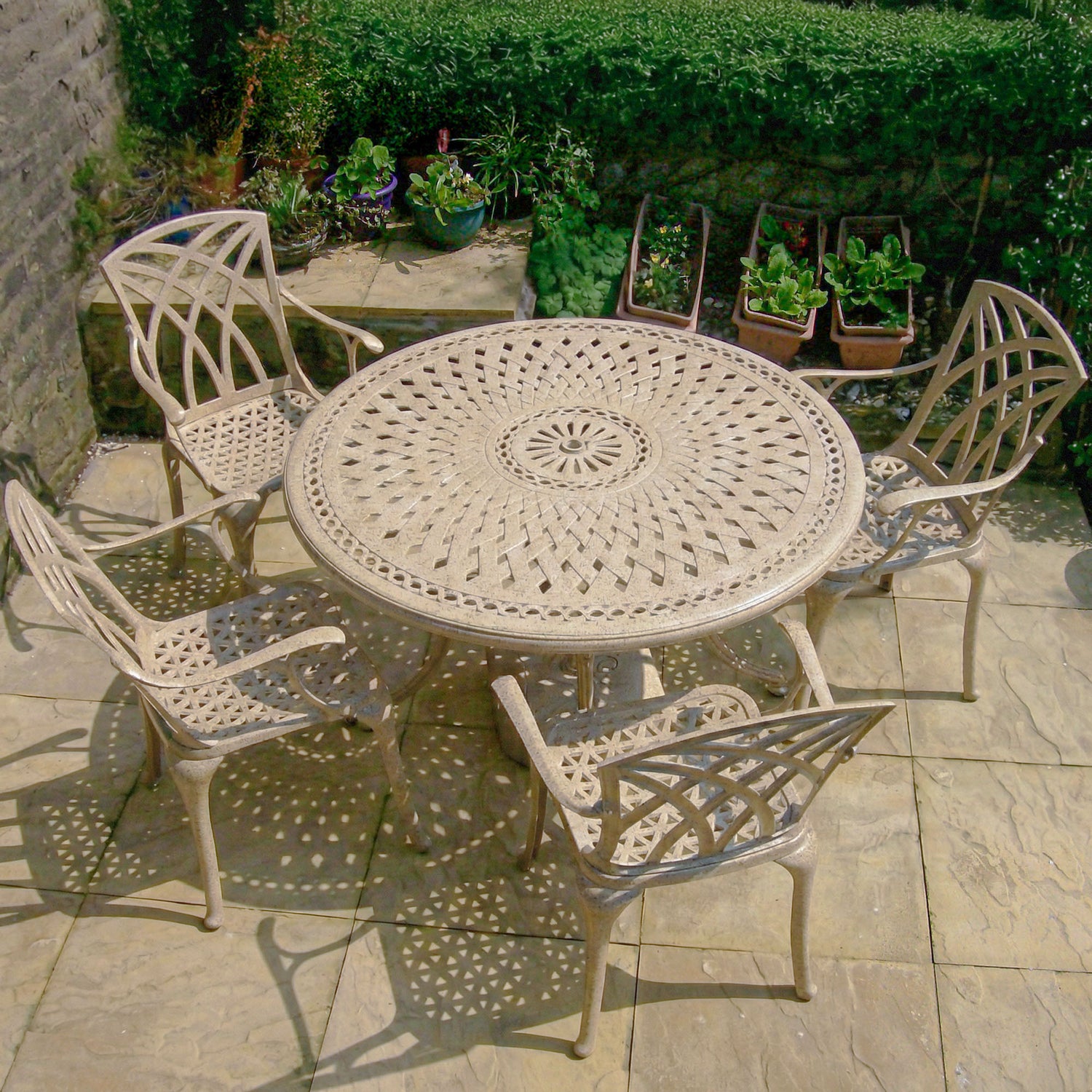 ALICE Tisch (4 Personen Set) Sandfarben