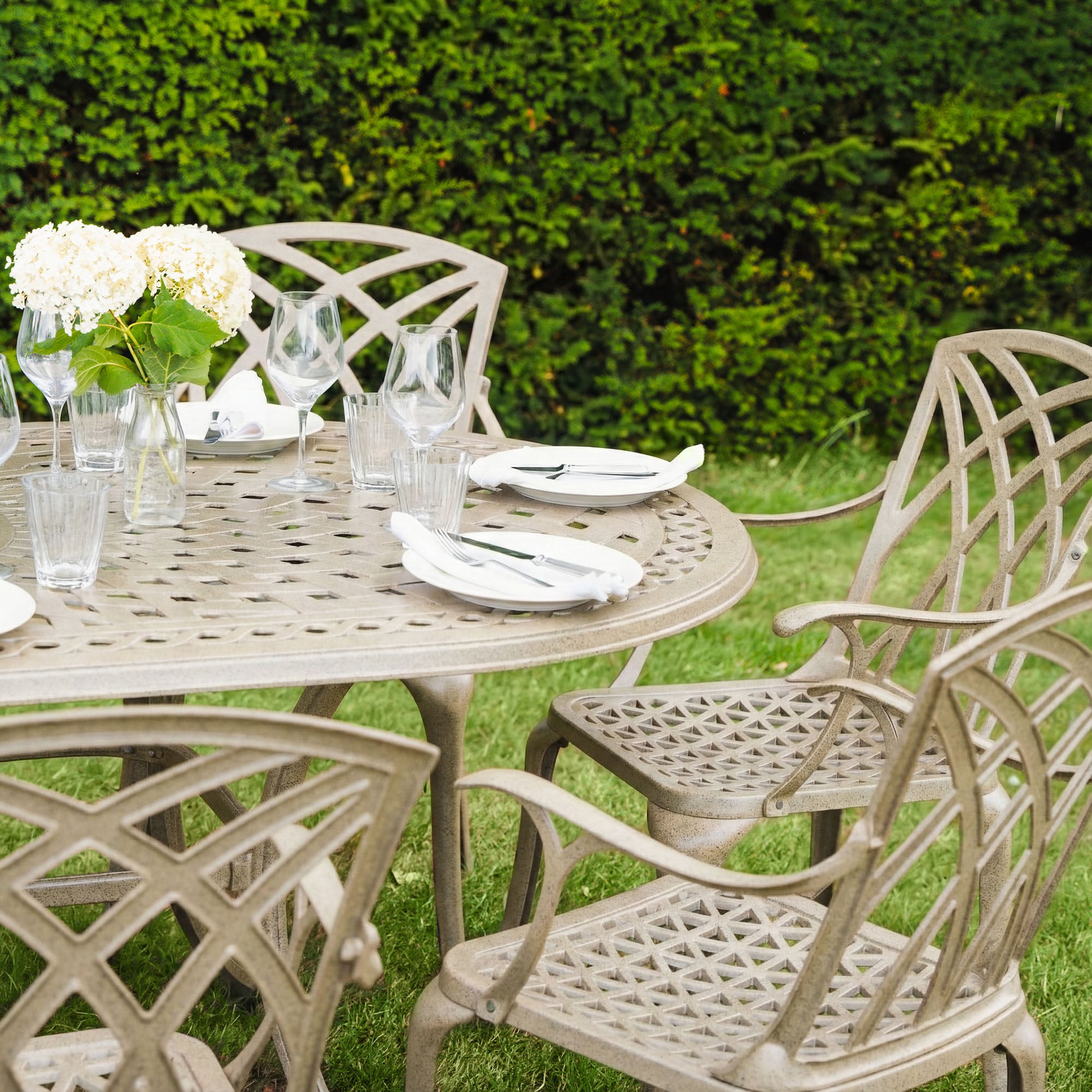 CATHERINE Tisch (8 Personen Set)