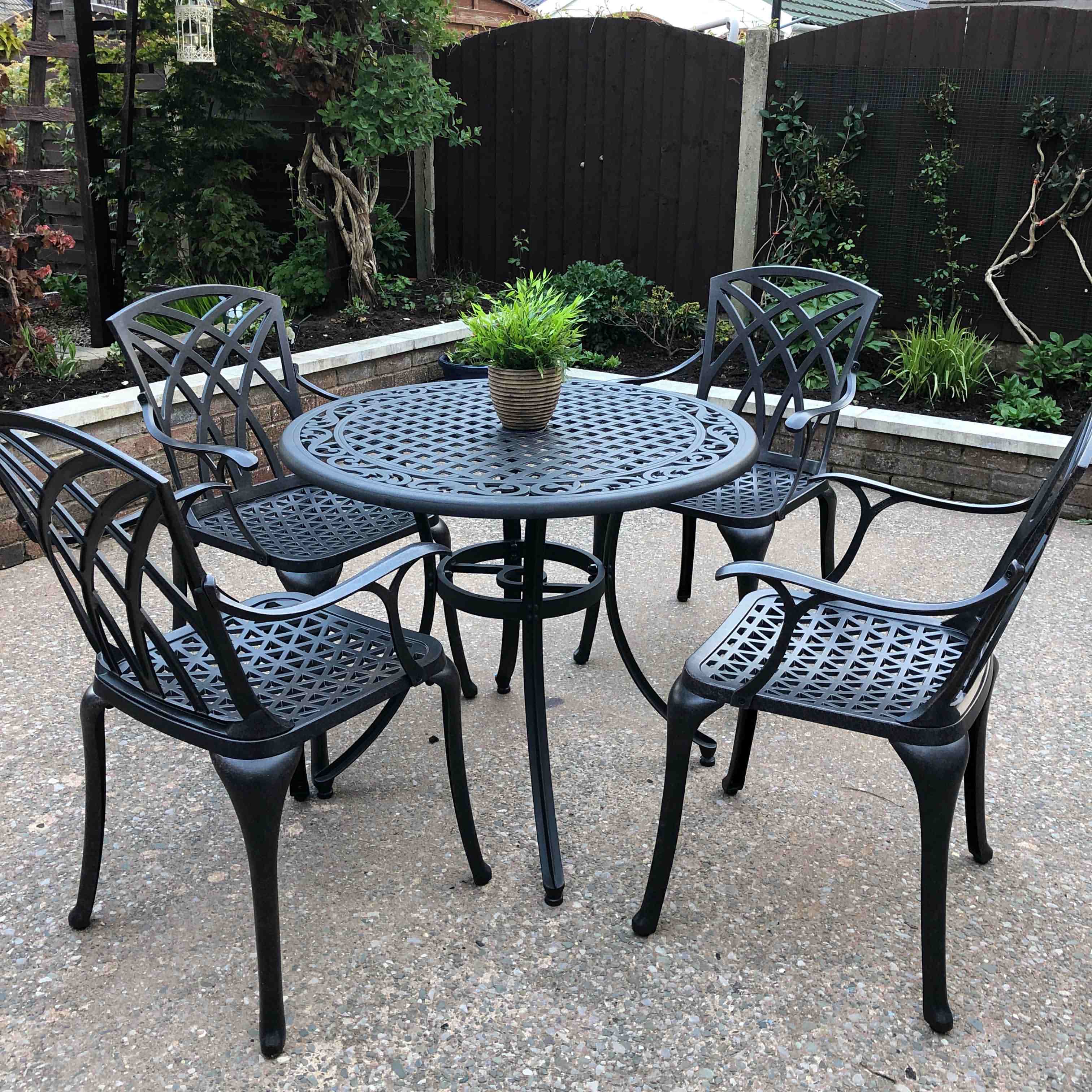 HANNAH Tisch (4 Personen Set)