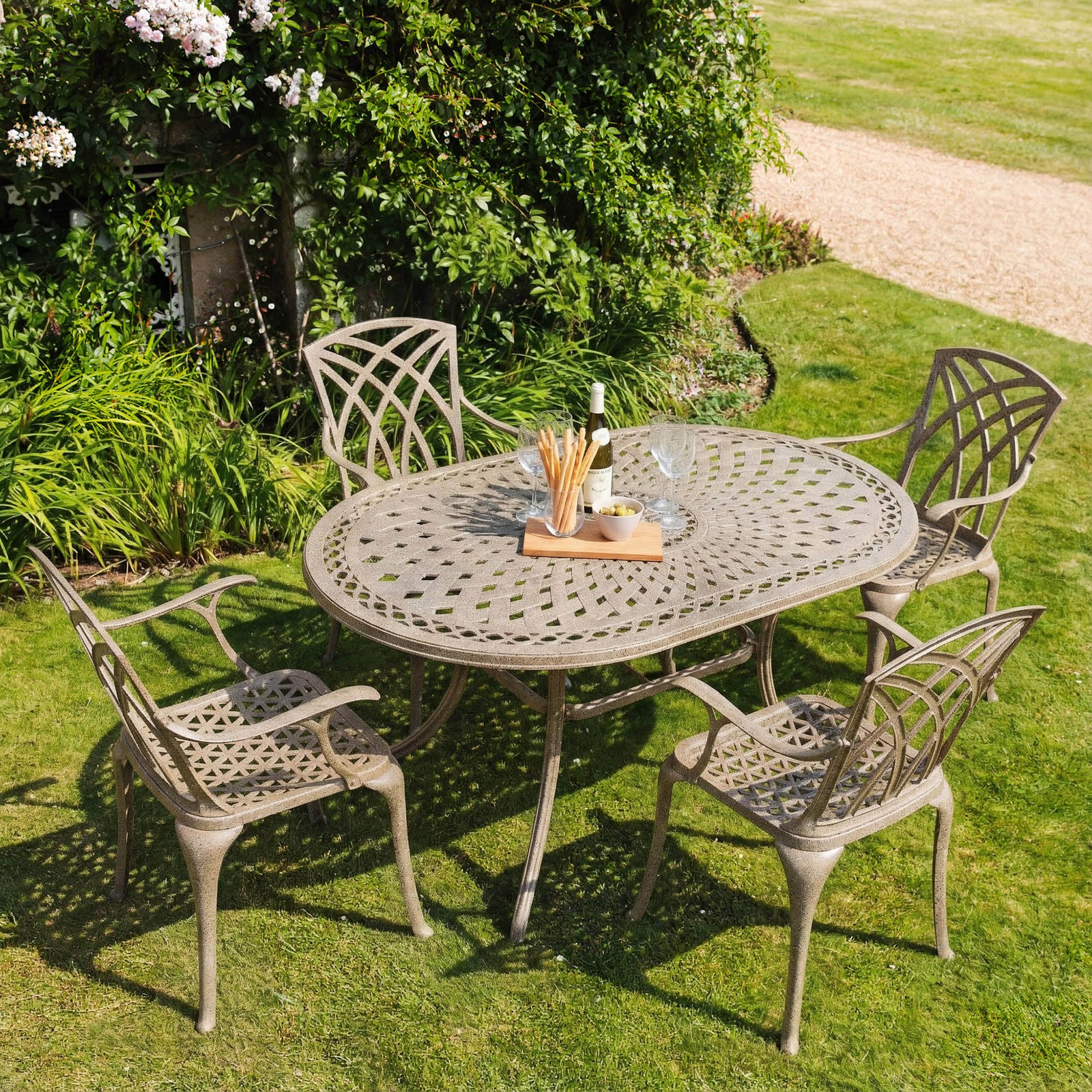 JUNE Tisch (6 Personen Set)
