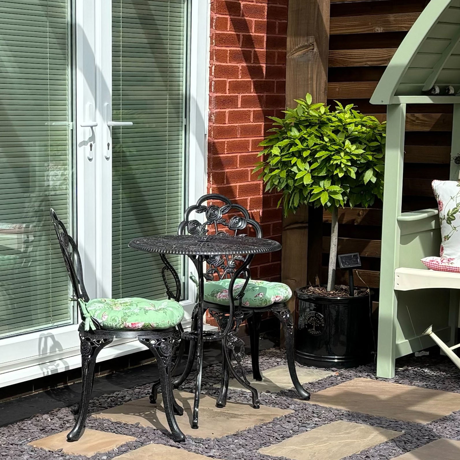 London Rose Bistroset - Antik-Bronze (2-Sitzer-Set)
