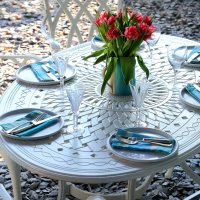 Vorschau: White 4 seater Oval Garden Table Set 1